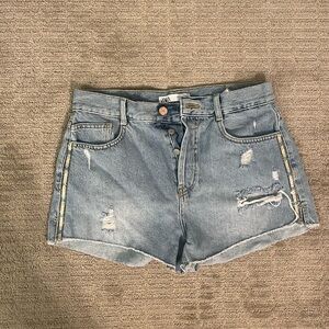 Size 6 Zara shorts with beading